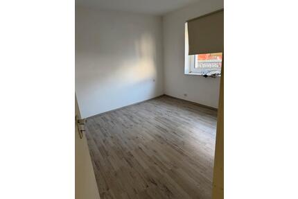 Reihenhaus zu Verkaufen - 60.000,00&nbsp;EUR Kaufpreis, ca.&nbsp; 70,00&nbsp;m&sup2; in Höxter (PLZ: 37671)