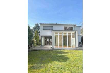 Haus zum Kaufen in Frankfurt 980.000,00 € 313.43 m²