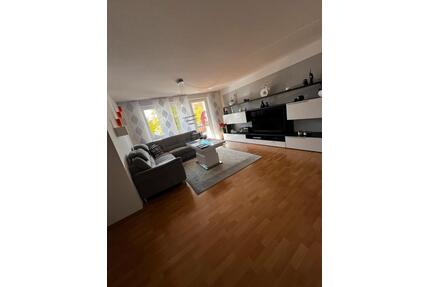 Helle 2-ZKB-Wohnung mit Südbalkon & TG-Stellplatz in Königsbrunn