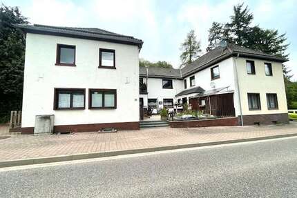 Haus zum Kaufen in Kall 315.000,00 € 380 m²