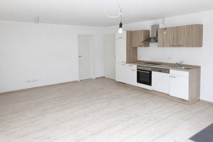 Moderne 2,5 Zimmer-Wohnung in Achstetten mit EBK und Terrasse