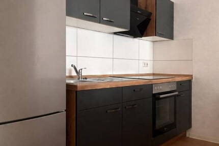 Bezugsfreie attraktive 2-Zimmer-Wohnung mit großem Balkon und Einbauküche von privat - Magdeburg Neue Neustadt