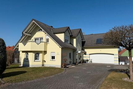 Top modernisiertes Haus mit 3 Einheiten | Privat Eichenzell