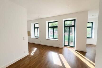 Parkett, Lift & 10 m² Balkon! - Ruhige Lage - Fußbodenheizung - exklusives Bad - Wanne & Dusche - Leipzig Stötteritz