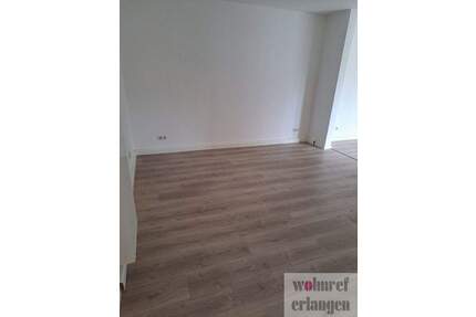 Exklusive 4-Zimmer-Erdgeschoss Wohnung mit Terrasse, Stellplatz und EBK am Theaterplatz Erlangen