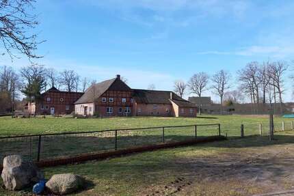 Haus zum Kaufen in Wahrenholz OT Betzhorn 290.000,00 € 307 m²