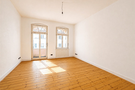 Charmante Altbauwohnung mit Dielenboden, hohen Decken und zwei Balkonen, neues Bad - Kassel West