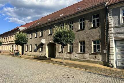 Haus zum Kaufen in Liebenwalde 298.000,00 € 779 m²