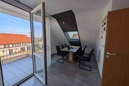 Gepflegte 2-Zimmer-Wohnung - Baujahr 1997- mit Balkon und eigener Garage - Bibertal Kissendorf