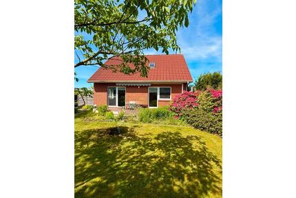 Einfamilienhaus mit Garten und Ausbaupotential! Ohne Makler! - Großefehn