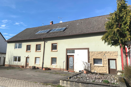 Großzügiges Anwesen mit viel Platz und Ausbaureserve mit Potential. - Tengen Wiechs