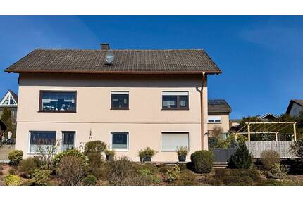 Einfamilienhaus mit ELW in Friedewald zu verkaufen!