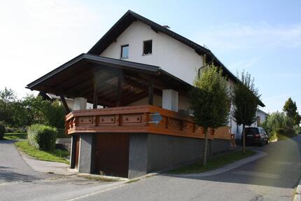 Großzügige 3 ZKB Wohnung in Patersdorf mit überdachtem Freisitz