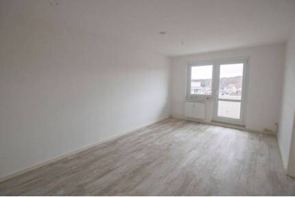 Nachnutzer gesucht! Große 3-Raumwohnung Balkon und Blick auf die Heide! - Halle (Saale) Heide Nord