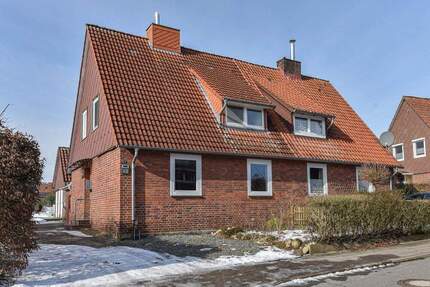 DHH mit Kamin & Nebengebäude in der Heideblütenstadt Schneverdingen**