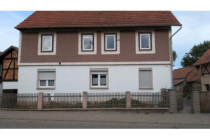 Charmantes Einfamilienhaus mit Hof und Nebengebäude - Hildburghausen