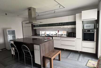 Haus zum Kaufen in Leipzig 930.000,00 € 244 m²