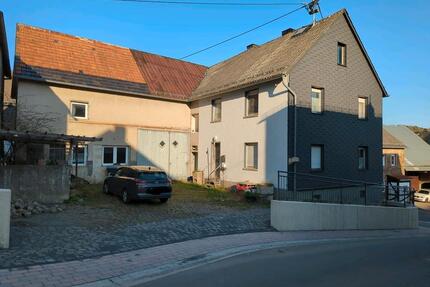 Bauernhaus mit viel Potential und großer massiver Scheune - Uersfeld