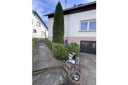 Haus zum Kaufen in Schmelz Limbach 95.000,00 € 127.06 m² - Schmelz / Limbach