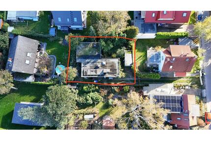 Bungalow mit Garten und Garage— mit lebenslangem Wohnrecht - Berlin Spandau