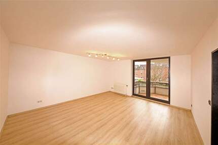 Immobilien-Richter: Wohnung mit Balkon und sanierte Bäder in Ruhiger Lage von Krefeld