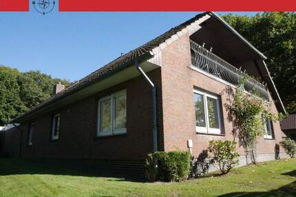 Großes Zweifamilienhaus in ruhiger Lage am Welmbüttler Kreisforst - Welmbüttel