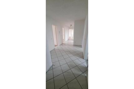 3,5 Zimmerwohnung mit Balkon - 1.150,00&nbsp;EUR Kaltmiete, ca.&nbsp; 103,00&nbsp;m&sup2; in Albershausen (PLZ: 73095)