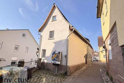 Der Traum vom Eigenheim zum Schnäppchenpreis, im Zentrum von Enzweihingen - Vaihingen an der Enz / Enzweihingen