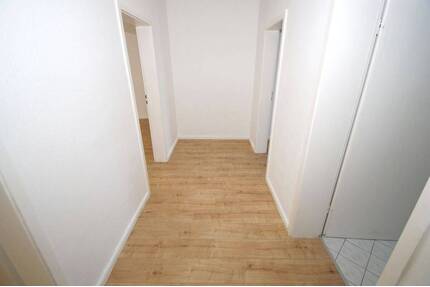 Denkmalschutz - 4-Zimmerwohnung mit Balkon in ruhiger Seitenstraße in Leipzig, Anger-Crottendorf