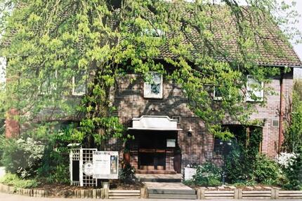 Grosses Gebäude, Massiv Ziegelbau, ca. 500 m2 Fläche + - Müden (Aller)