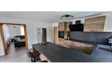 Großzügige, möblierte 133 m² Wohnung mit Balkon, Garten u. Garage - Dietingen