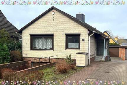 Einfamilienhaus in 30er-Zone mit Vollkeller, 2 Garagen und provisionsfrei für Käufer! - Pinneberg