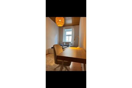 Altbau WG Zimmer in Neuhausen - 900,00&nbsp;EUR Kaltmiete, ca.&nbsp; 12,00&nbsp;m&sup2; in München (PLZ: 80636) Maxvorstadt