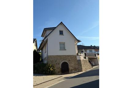 Einfamilienhaus zu vermieten - 920,00&nbsp;EUR Kaltmiete, ca.&nbsp; 105,00&nbsp;m&sup2; in Oerlenbach (PLZ: 97714)