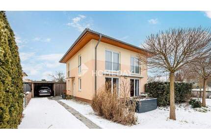 Familienfreundliches Einfamilienhaus mit 4 Zimmern, Einbauküche, Fußbodenheizung und schönem Garten - Berlin Biesdorf