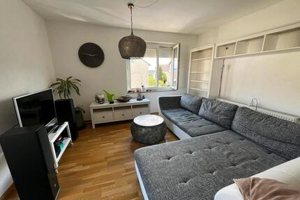 Helle, möblierte 2-Zimmer-Wohnung mit Balkon & Stellplatz - Backnang
