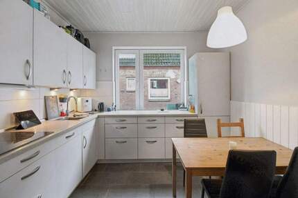 Einziehen statt renovieren: Modernes Stadthaus mit sonnigem Westgarten - Heide