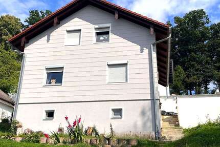 Haus zum Kaufen in Eggenfelden 279.000,00 € 146 m²