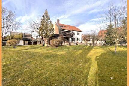 Einmalige Gelegenheit - 2.257 qm Baugrund direkt am Wasser 