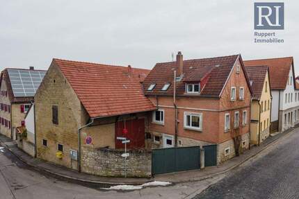 Modernisiertes Einfamilienhaus mit Scheune - Giebelstadt Eßfeld