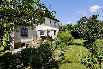 Haus zum Kaufen in Taunusstein 530.000,00 € 222 m²
