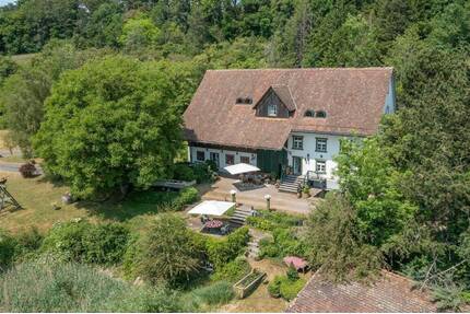 Alleinlage... soweit weit das Auge reicht! Traumhaftes Landhaus inkl. Pferdeboxen mit 94.000 qm Wiese & Natur! - Küssaberg Küßnach