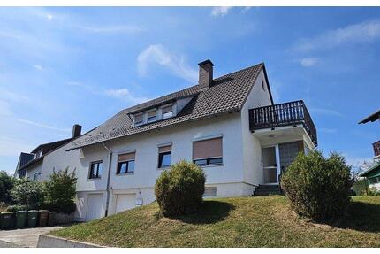 Zweifamilienhaus mit Garten in Grebenstein – provisionsfrei!