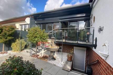 Leipzig-Knautnaundorf* sehr gepflegtes EFH*Einliegerwohnung*EBK*Garage* Klima*Kamin*Photovolkaik*