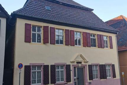 ehem. Amtshaus mit neuer Pelletheizung und viel Platz - Kraichtal