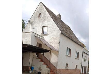 Zweifamilienhaus - 135.000,00&nbsp;EUR Kaufpreis, ca.&nbsp; 122,00&nbsp;m&sup2; in Pfeffelbach (PLZ: 66871)