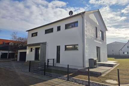Haus zum Kaufen in Manching 1.235.000,00 € 190 m²