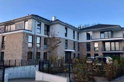 Neubaukomfort im Grünen: 3 Zi. mit Aufzug und Tiefgarage, Tageslichtbad mit bodengl. Dusche, Gäste-WC uvm. - Borstel-Hohenraden