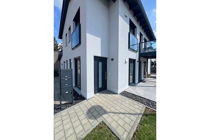 Lichtdurchflutete 1,5-Zi.-Wohnung mit Terrasse in Waldetzenberg - Laaber
