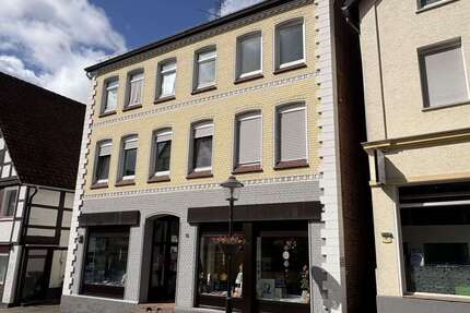 Haus zum Kaufen in Blomberg 195.000,00 € 283 m²